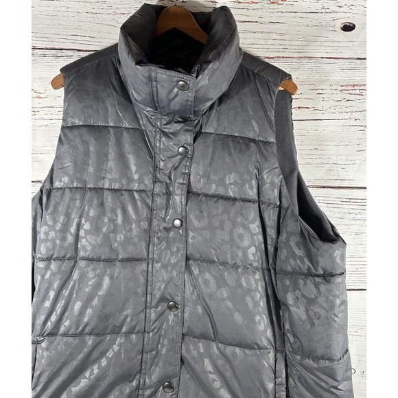 Old Navy Puffer Vest Size XXL Gray Zipper and Button Up Front Camo Print Warm - Picture 7 of 13